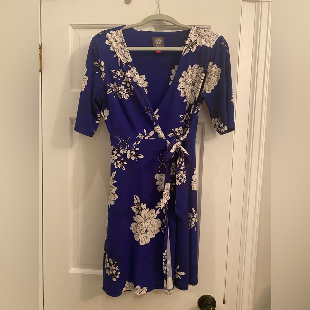 Women’s Vince Camuto Short Sleeve Wrap Dress (size 6)